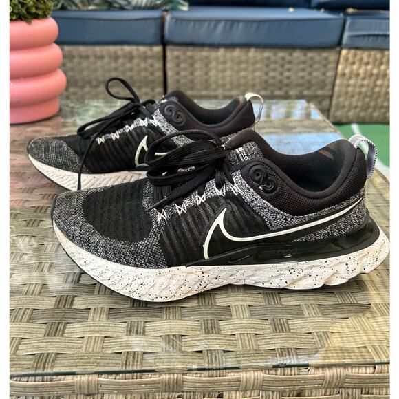 Nike React Infinity Run Flyknit 2 Black White Sneaker - Picture 1 of 8